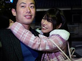 軽蔑していた近所のDQN達に愛する妻が寝取られ中出しされまくっていた 新村あかり　サンプル画像02